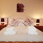 Cilhendre Holiday Cottages - The Dairy