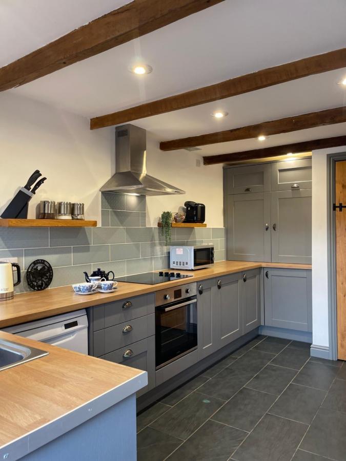 Holiday home Cilhendre Holiday - The Dairy *