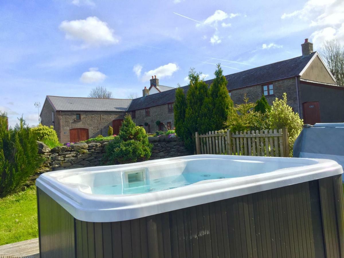 Holiday home Cilhendre Holiday - The Dairy