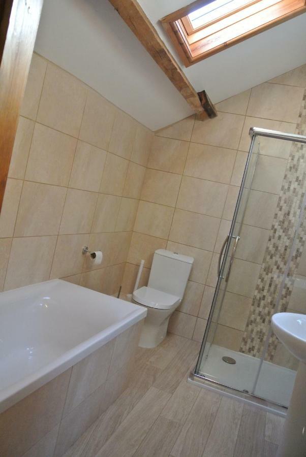 Holiday home Cilhendre Holiday - The Dairy